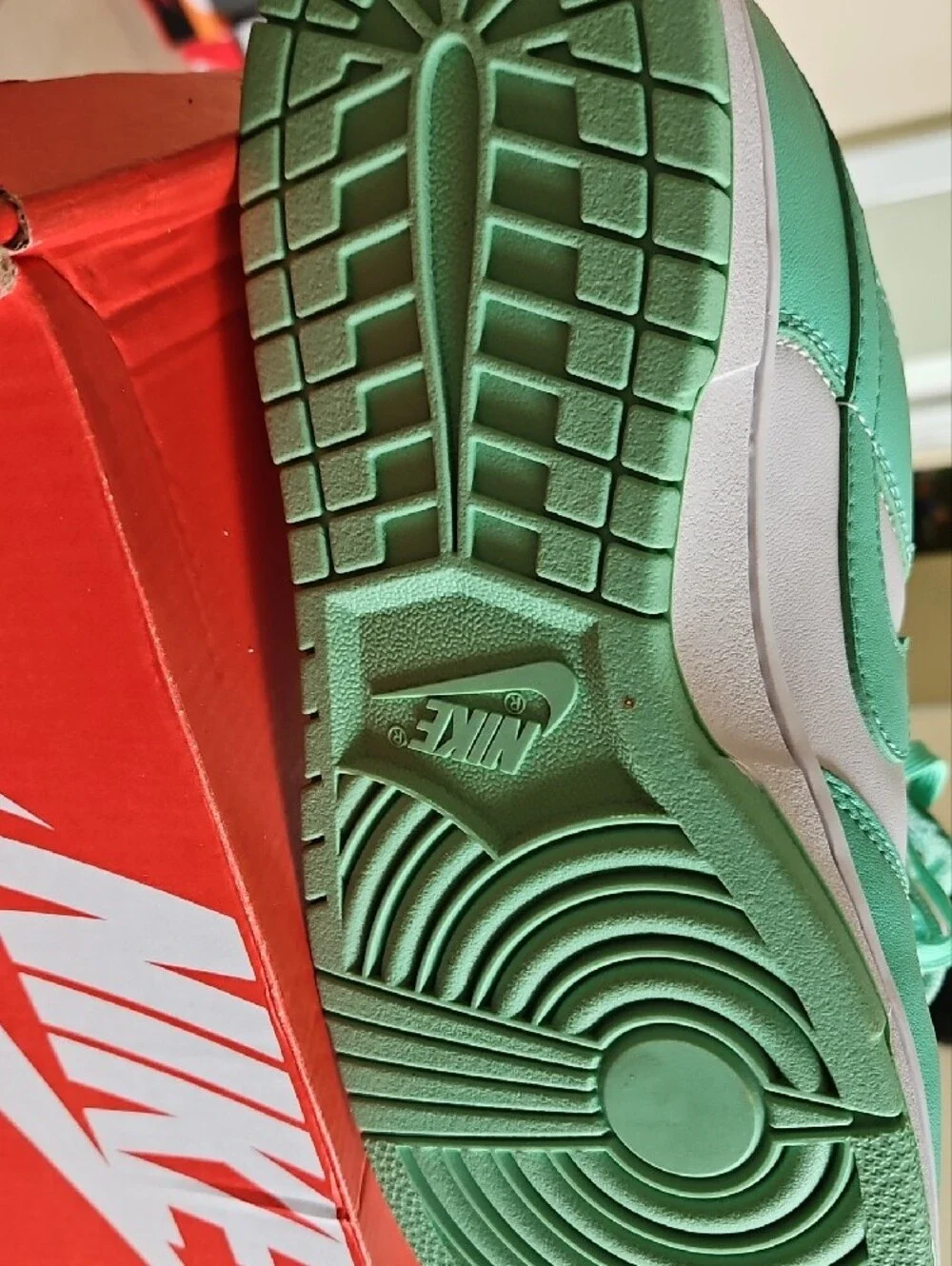 Nike bright mint